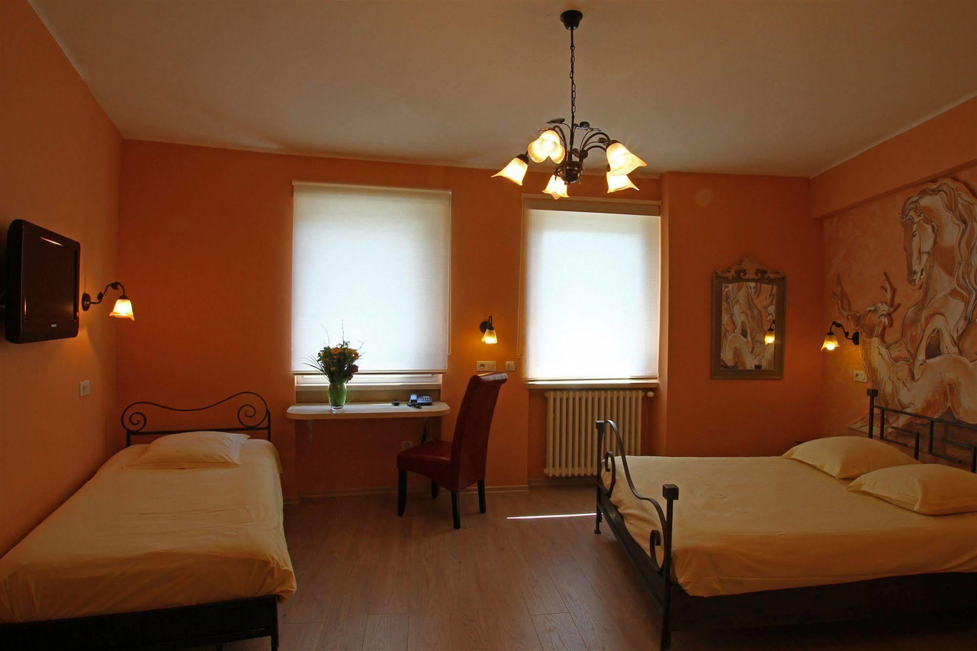 Hotel Champ Alsace อาเกอโน ภายนอก รูปภาพ